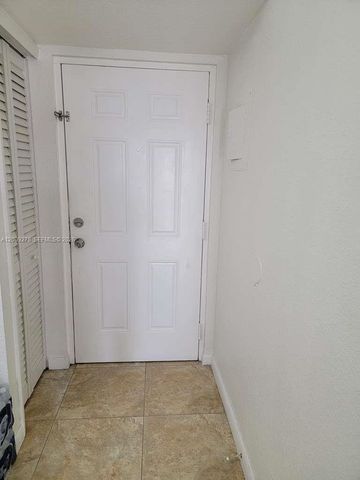 8425 NW 8th Street 306, Miami, FL 33126
