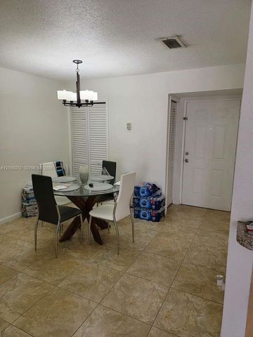 8425 NW 8th Street 306, Miami, FL 33126