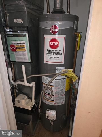 10 BELMONT AVE, Edgewater Park, NJ 08010