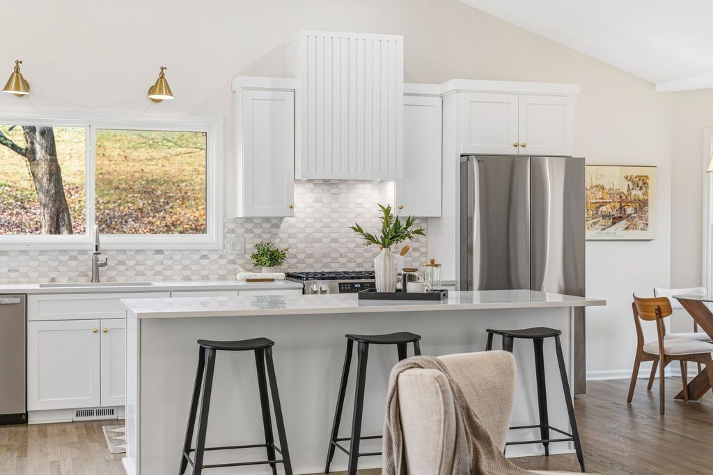 209 Pin Oak Ct, Spring Hill, TN 37174