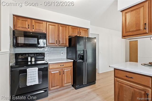 9649 Beech Daly Road, Redford, MI 48239