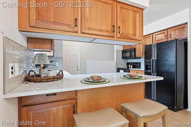 9649 Beech Daly Road, Redford, MI 48239