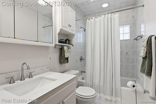 9649 Beech Daly Road, Redford, MI 48239