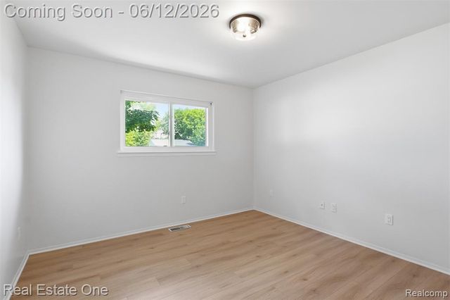 9649 Beech Daly Road, Redford, MI 48239