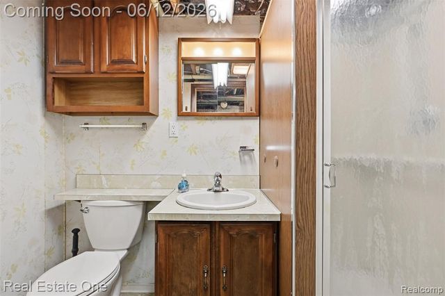 9649 Beech Daly Road, Redford, MI 48239