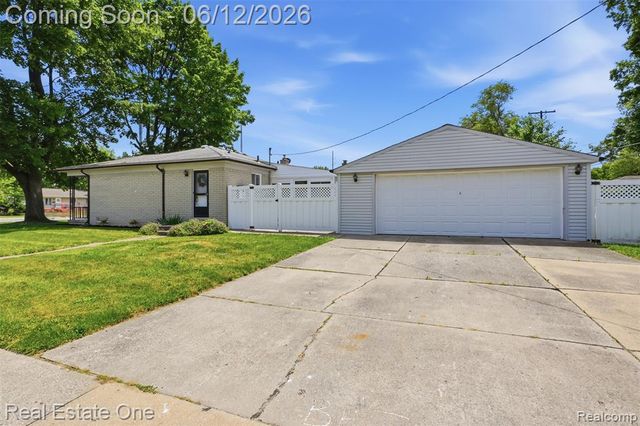 9649 Beech Daly Road, Redford, MI 48239