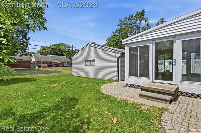 9649 Beech Daly Road, Redford, MI 48239