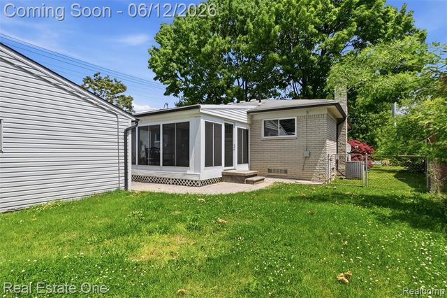 9649 Beech Daly Road, Redford, MI 48239