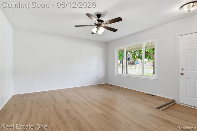 9649 Beech Daly Road, Redford, MI 48239