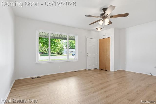 9649 Beech Daly Road, Redford, MI 48239