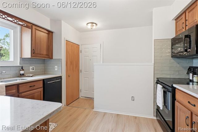 9649 Beech Daly Road, Redford, MI 48239
