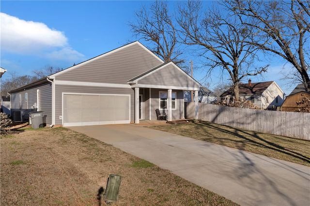 2 Nimitz Street, Greenville, SC 29609