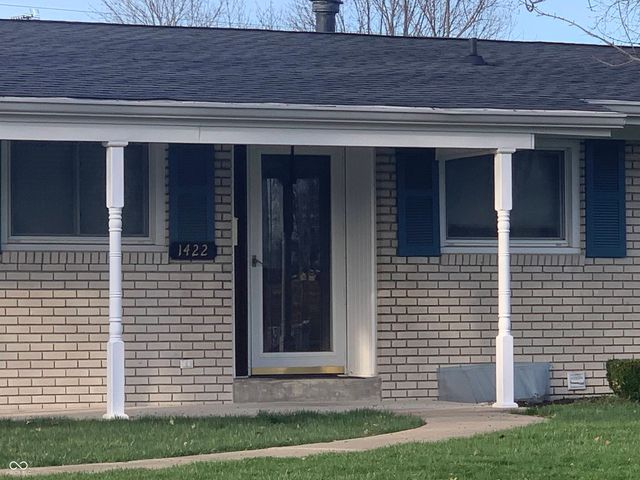 1422 Hunter Place, Columbus, IN 47203