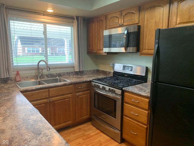 1422 Hunter Place, Columbus, IN 47203