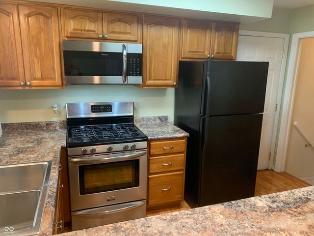 1422 Hunter Place, Columbus, IN 47203