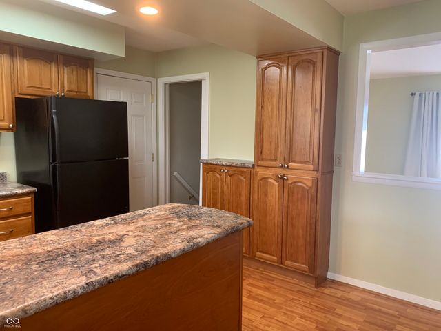 1422 Hunter Place, Columbus, IN 47203