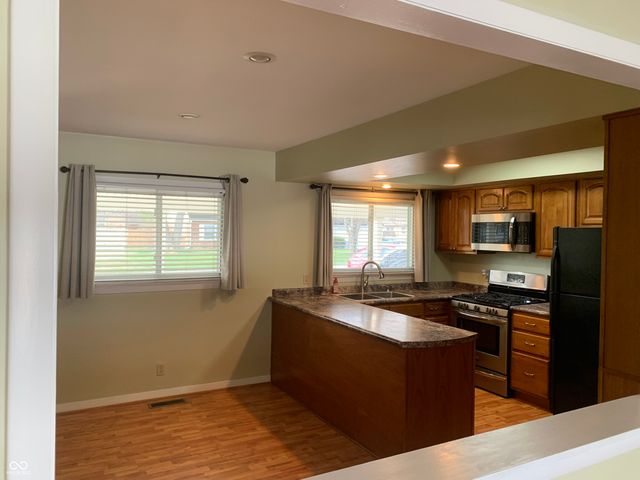 1422 Hunter Place, Columbus, IN 47203