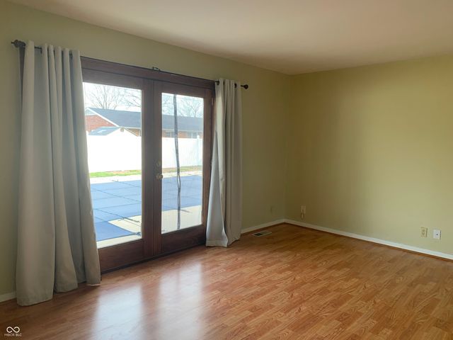 1422 Hunter Place, Columbus, IN 47203