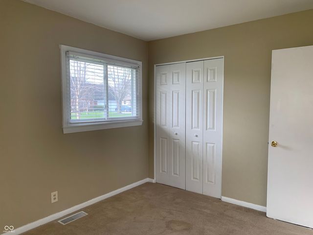 1422 Hunter Place, Columbus, IN 47203