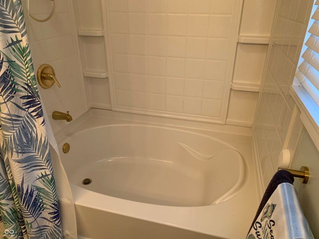 1422 Hunter Place, Columbus, IN 47203