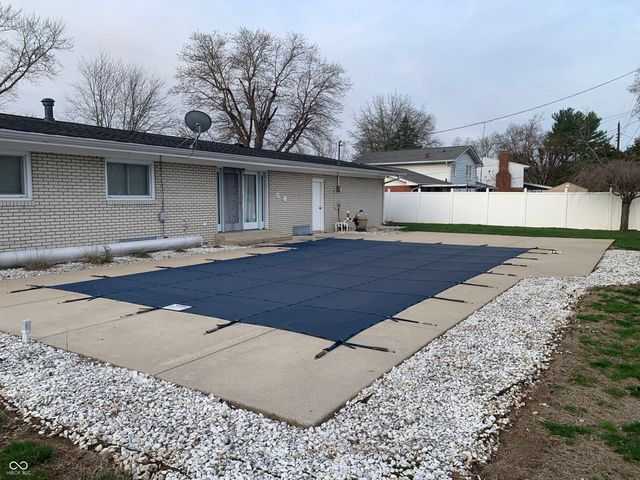 1422 Hunter Place, Columbus, IN 47203