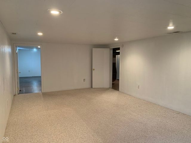 1422 Hunter Place, Columbus, IN 47203