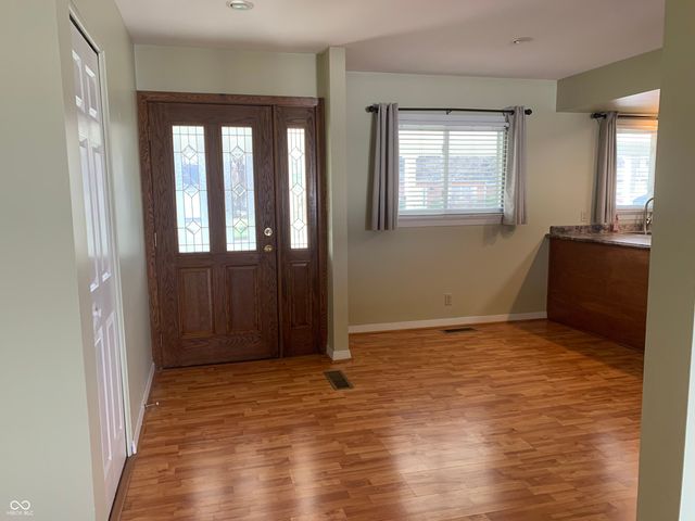 1422 Hunter Place, Columbus, IN 47203