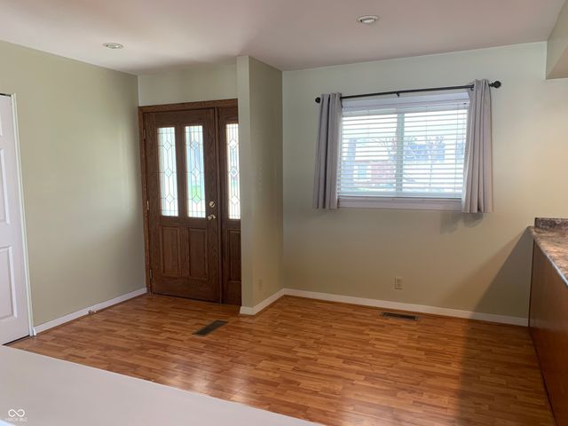 1422 Hunter Place, Columbus, IN 47203