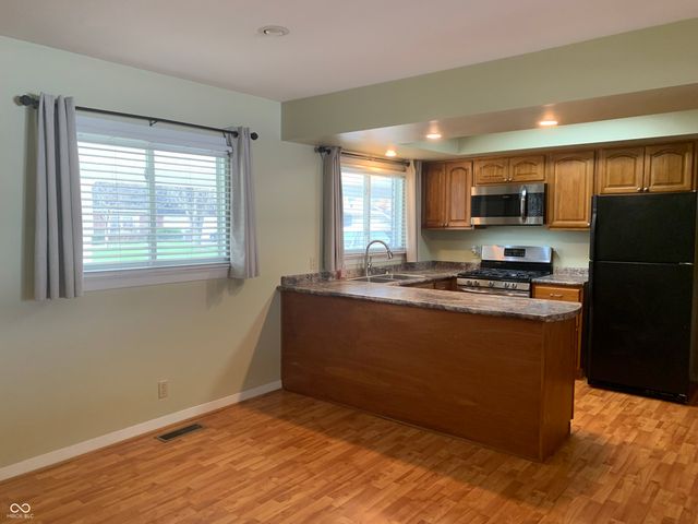 1422 Hunter Place, Columbus, IN 47203