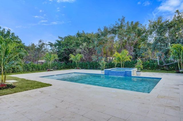 200 NW 2nd Street, Delray Beach, FL 33444