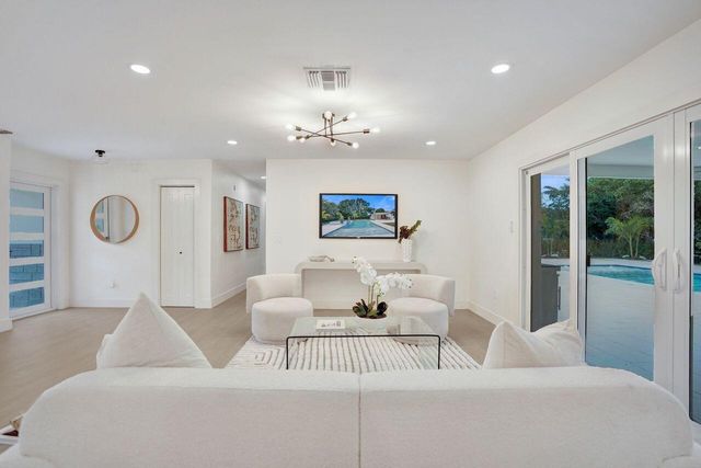 200 NW 2nd Street, Delray Beach, FL 33444