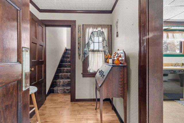 827 E WASHINGTON STREET, Appleton, WI 54911