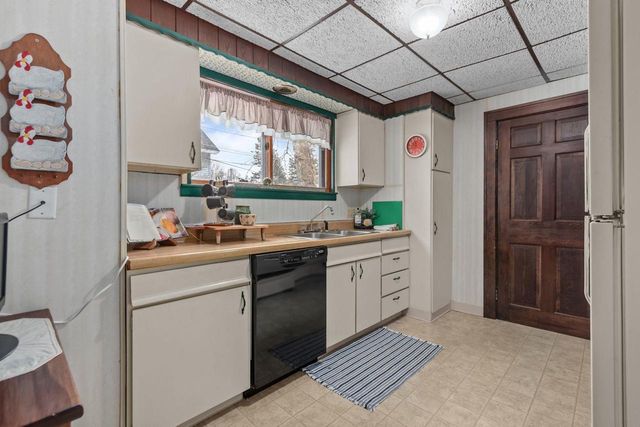 827 E WASHINGTON STREET, Appleton, WI 54911