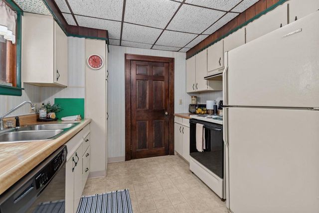 827 E WASHINGTON STREET, Appleton, WI 54911