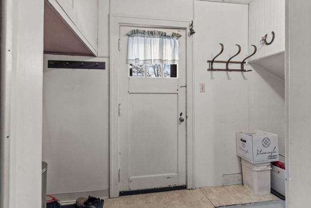 827 E WASHINGTON STREET, Appleton, WI 54911