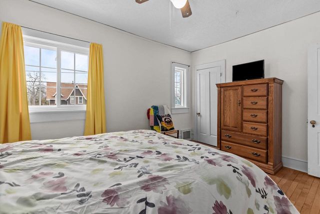 827 E WASHINGTON STREET, Appleton, WI 54911