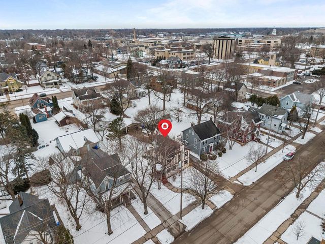 827 E WASHINGTON STREET, Appleton, WI 54911