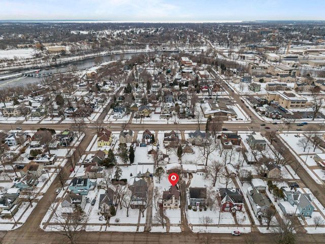 827 E WASHINGTON STREET, Appleton, WI 54911