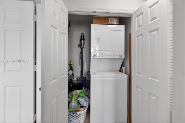 888 S Douglas Rd 1204, Coral Gables, FL 33134