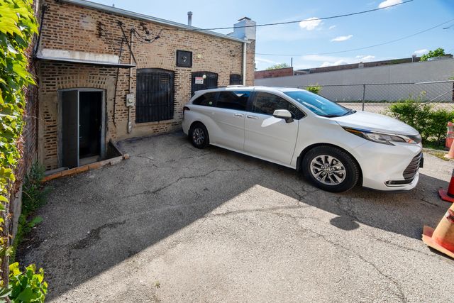 4728 S Ashland Avenue, Chicago, IL 60609