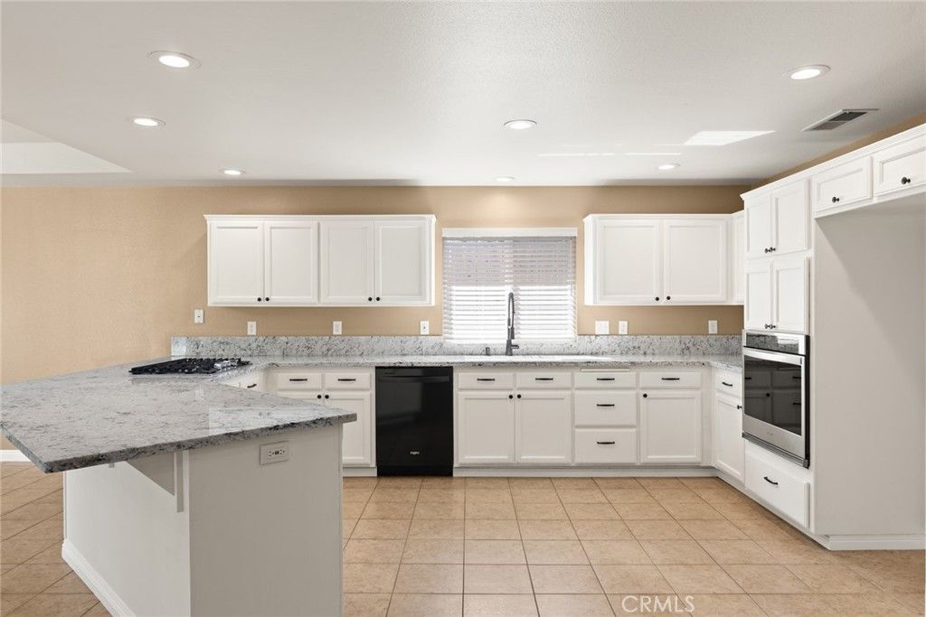 Image 10 of property listing at 596 Desiree Lane, Chico, CA 95973