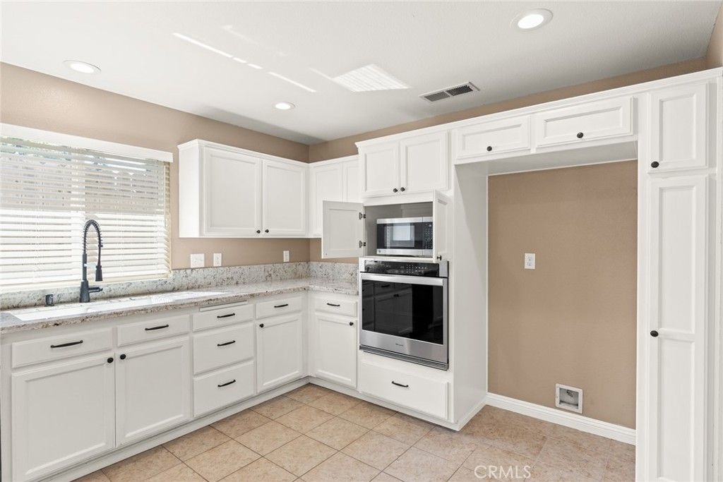 Image 13 of property listing at 596 Desiree Lane, Chico, CA 95973