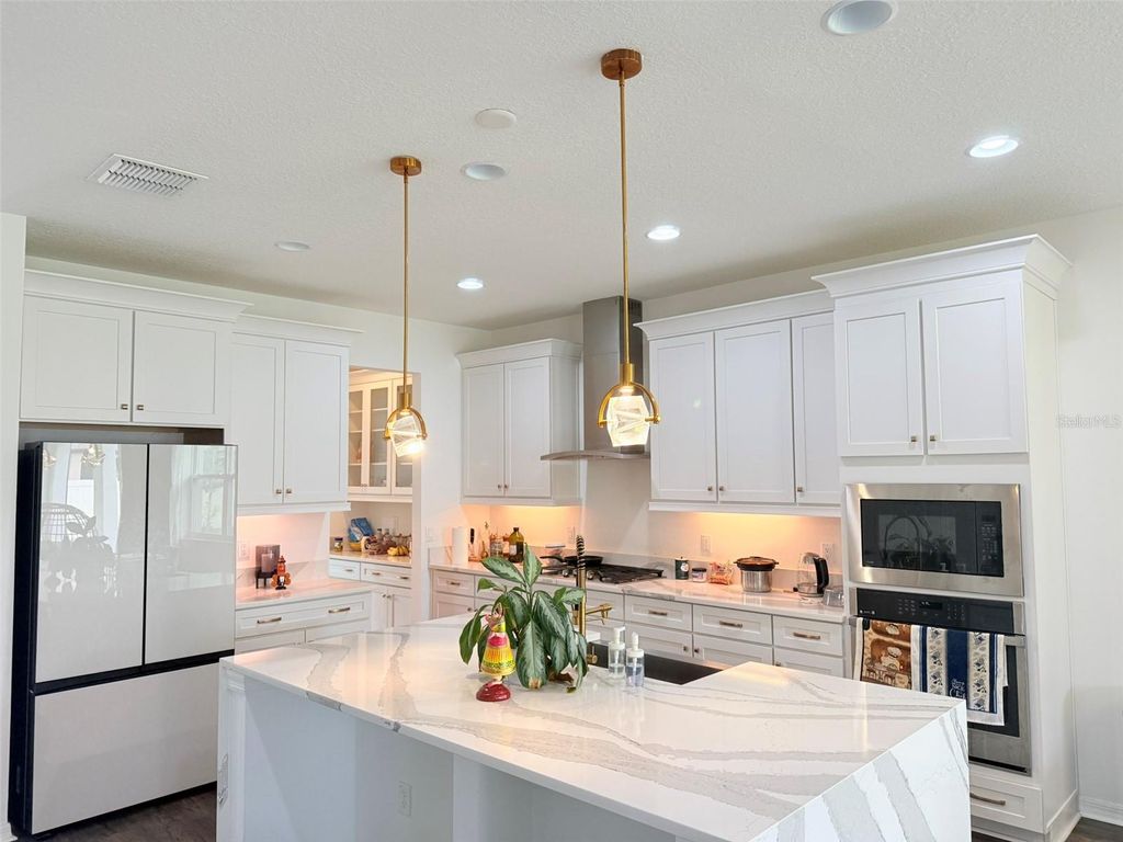 Image 30 of property listing at 11131 SUNDRIFT DRIVE, Tampa, FL 33647