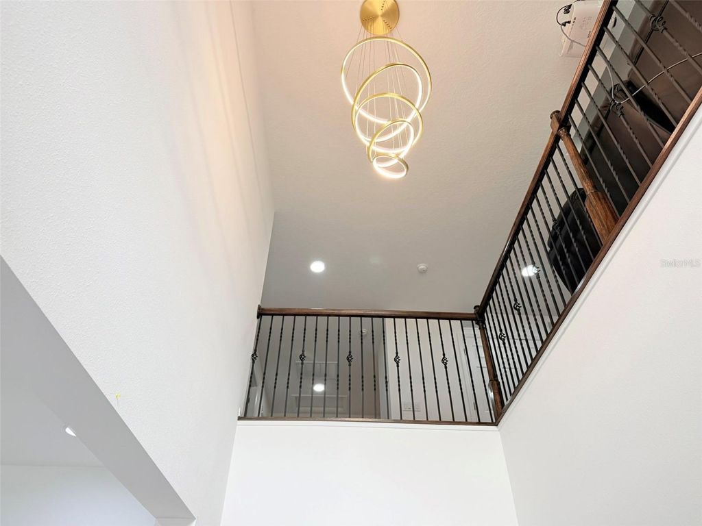 Image 8 of property listing at 11131 SUNDRIFT DRIVE, Tampa, FL 33647