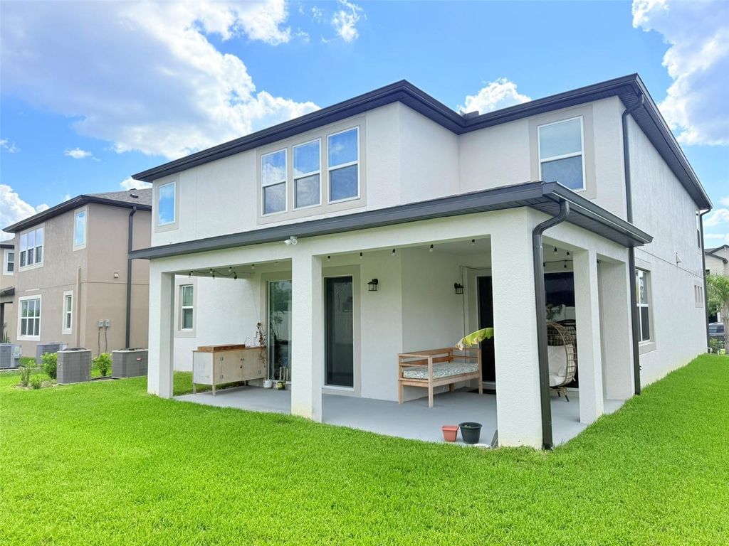 Image 95 of property listing at 11131 SUNDRIFT DRIVE, Tampa, FL 33647