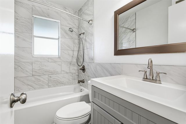 5722 Gaston Avenue D, Dallas, TX 75214