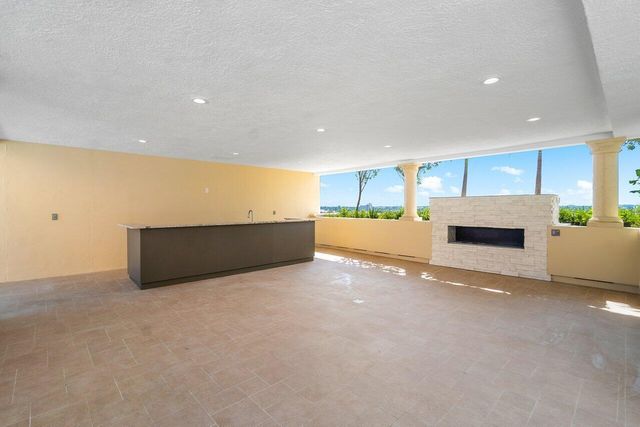 2640 Lake Shore Drive 2609, Riviera Beach, FL 33404