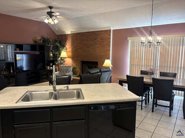 107 Deerwood Drive, Warner Robins, GA 31088