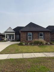59835 Avery James Dr, Plaquemine, LA 70764