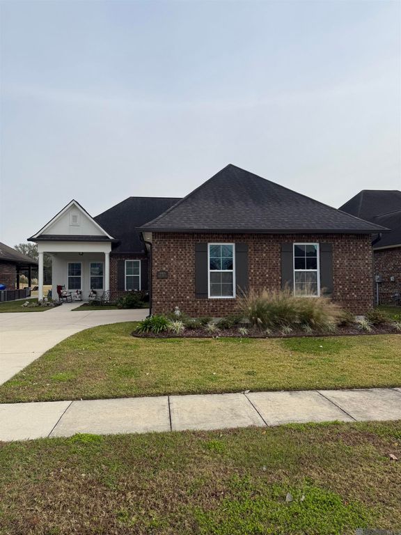 59835 Avery James Dr, Plaquemine, LA 70764